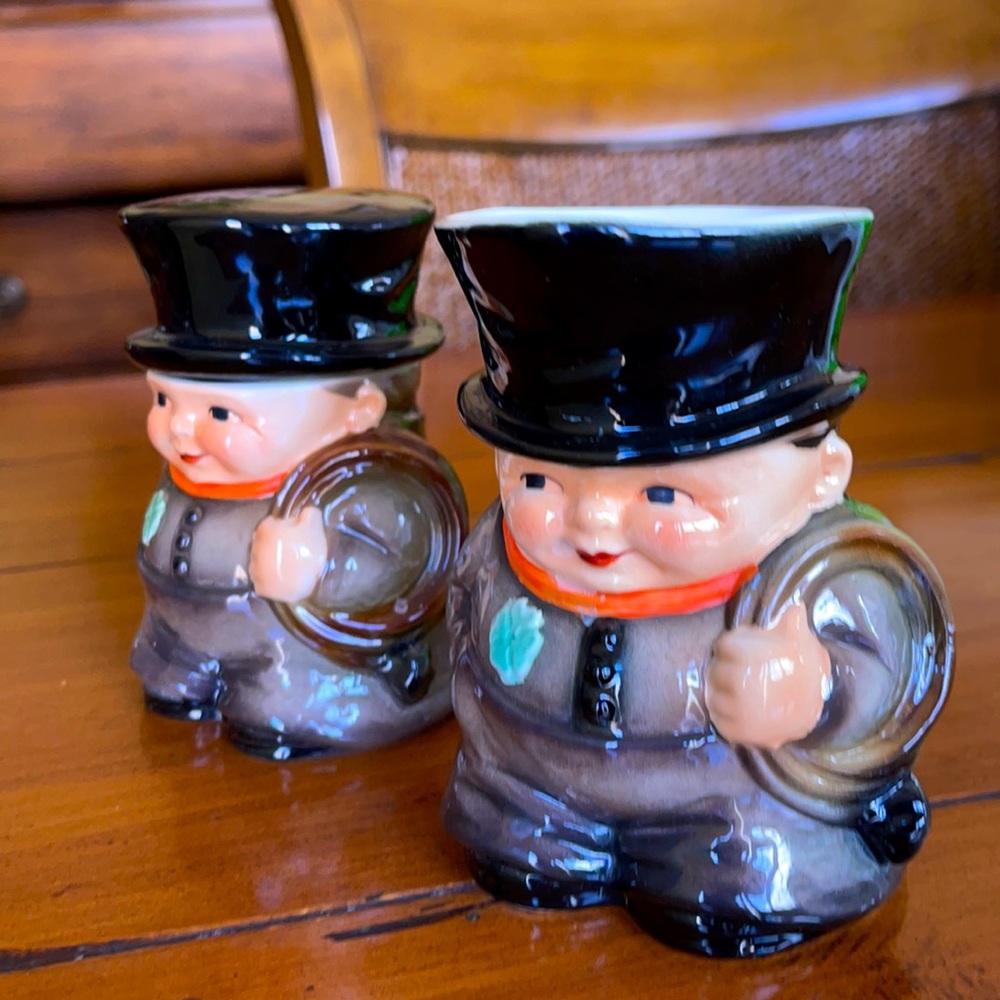 Goebel Collectibles. Milk and sugar ceramic pieces